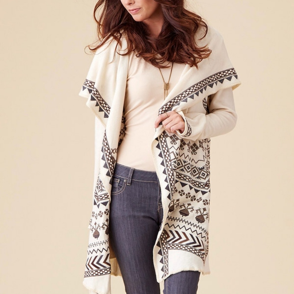 Paparazzi long sweater with hood